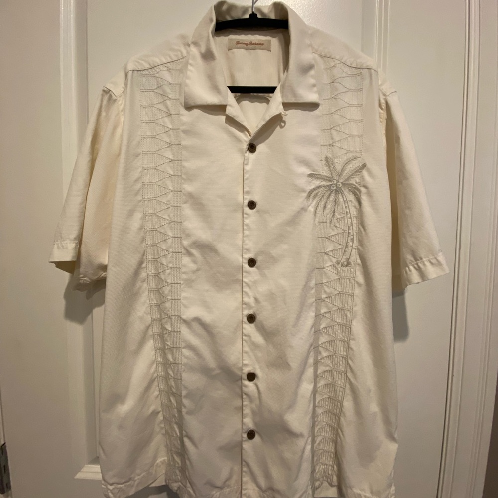 Tommy Bahama men’s size large silk shirt